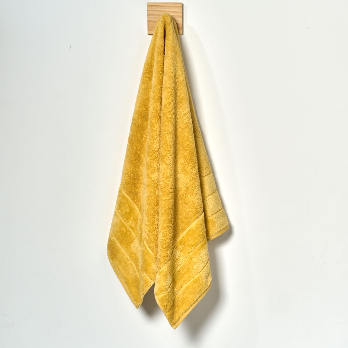 03 10 0056 Toalha Banho Seven Hundred Mostarda 001